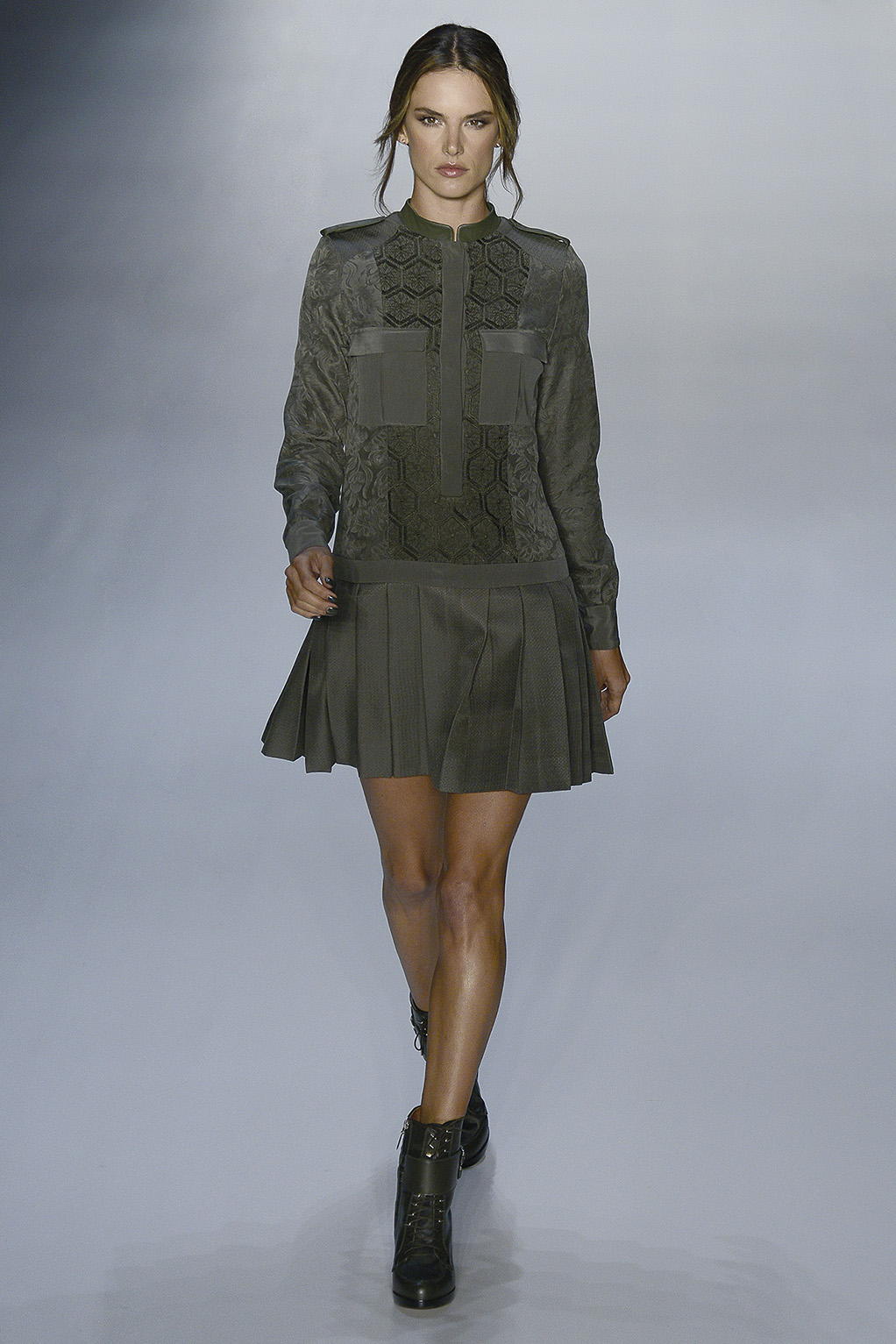 EDIT PUBL 54. Alessandra Ambrosio. Ph Nilo Belotto